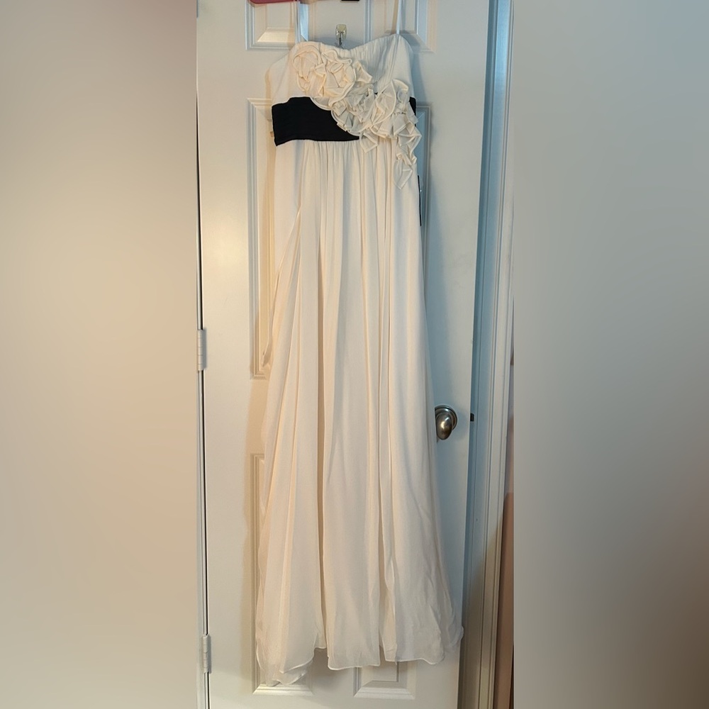 Elegant Cream Strapless Dress